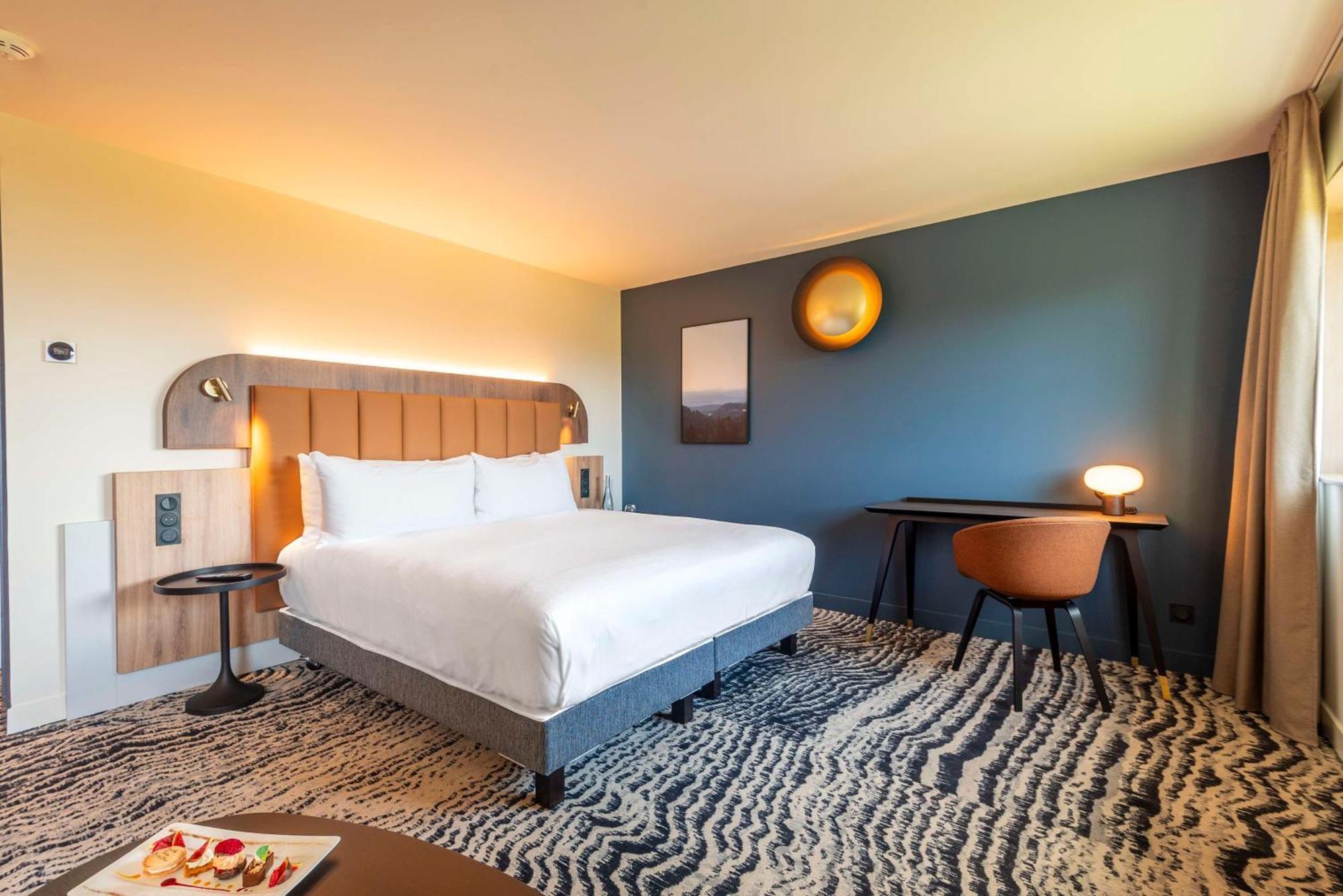 Doubletree By Hilton Lyon Eurexpo & Spa Saint-Priest  Exterior foto
