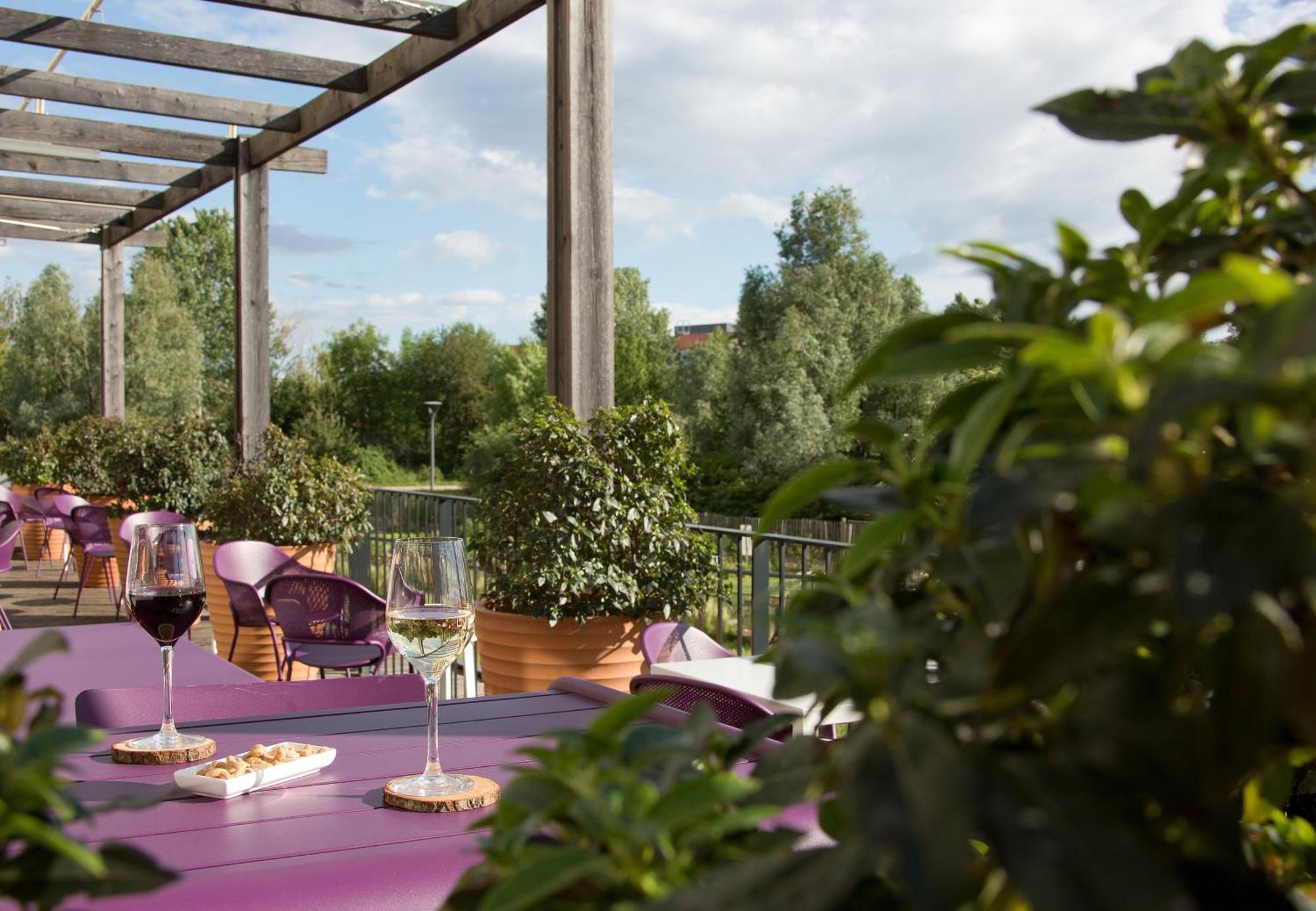 Doubletree By Hilton Lyon Eurexpo & Spa Saint-Priest  Exterior foto