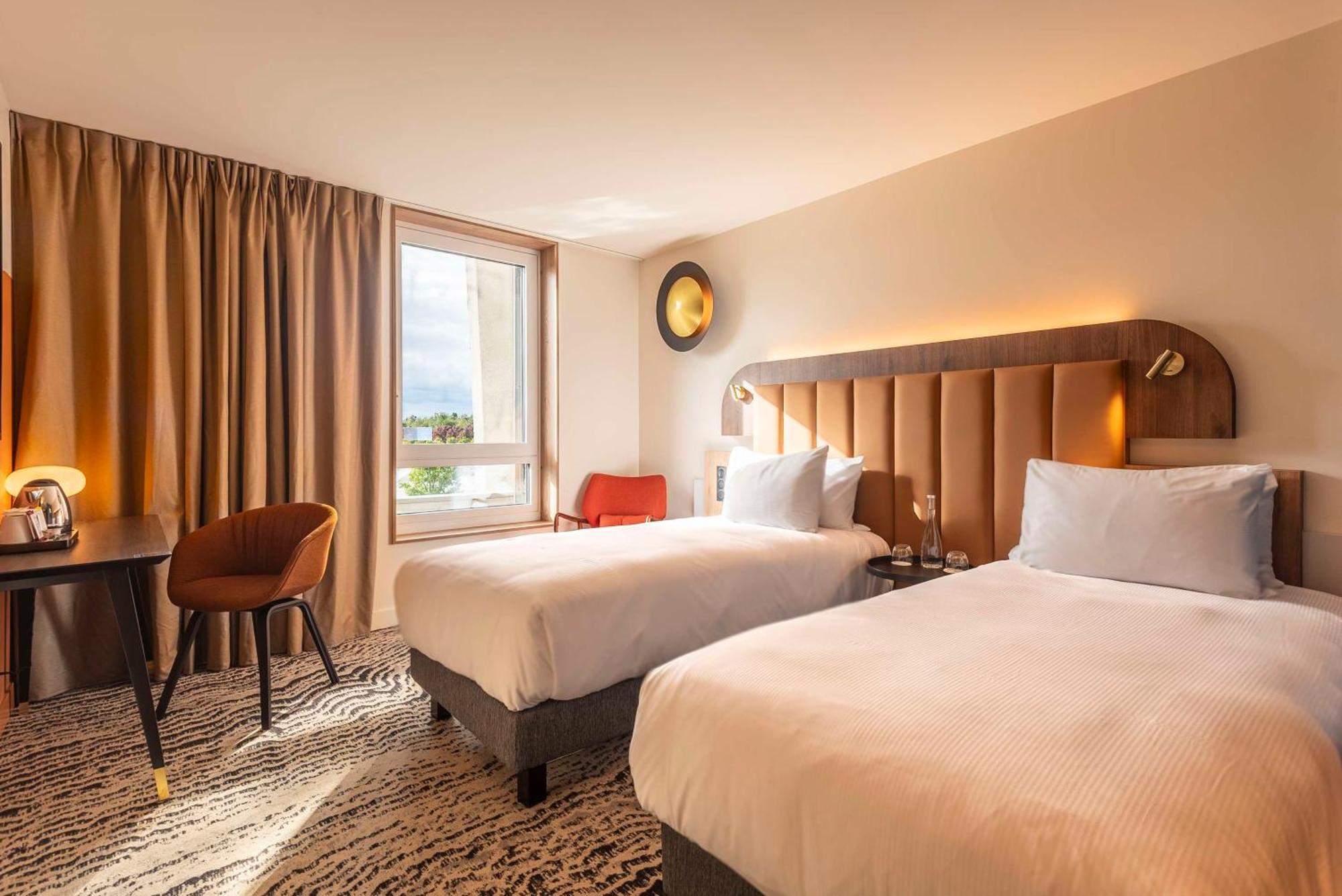 Doubletree By Hilton Lyon Eurexpo & Spa Saint-Priest  Exterior foto
