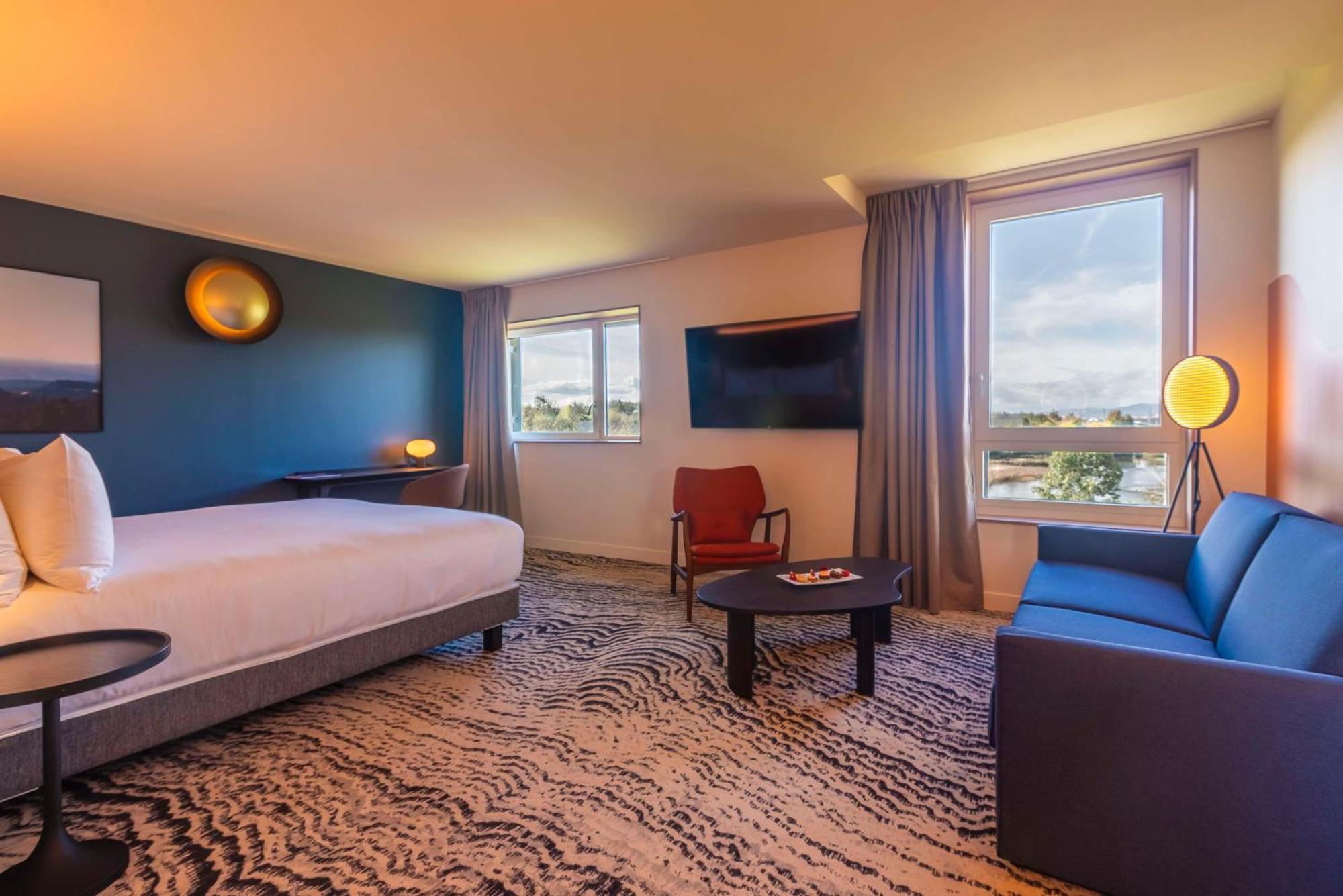 Doubletree By Hilton Lyon Eurexpo & Spa Saint-Priest  Exterior foto