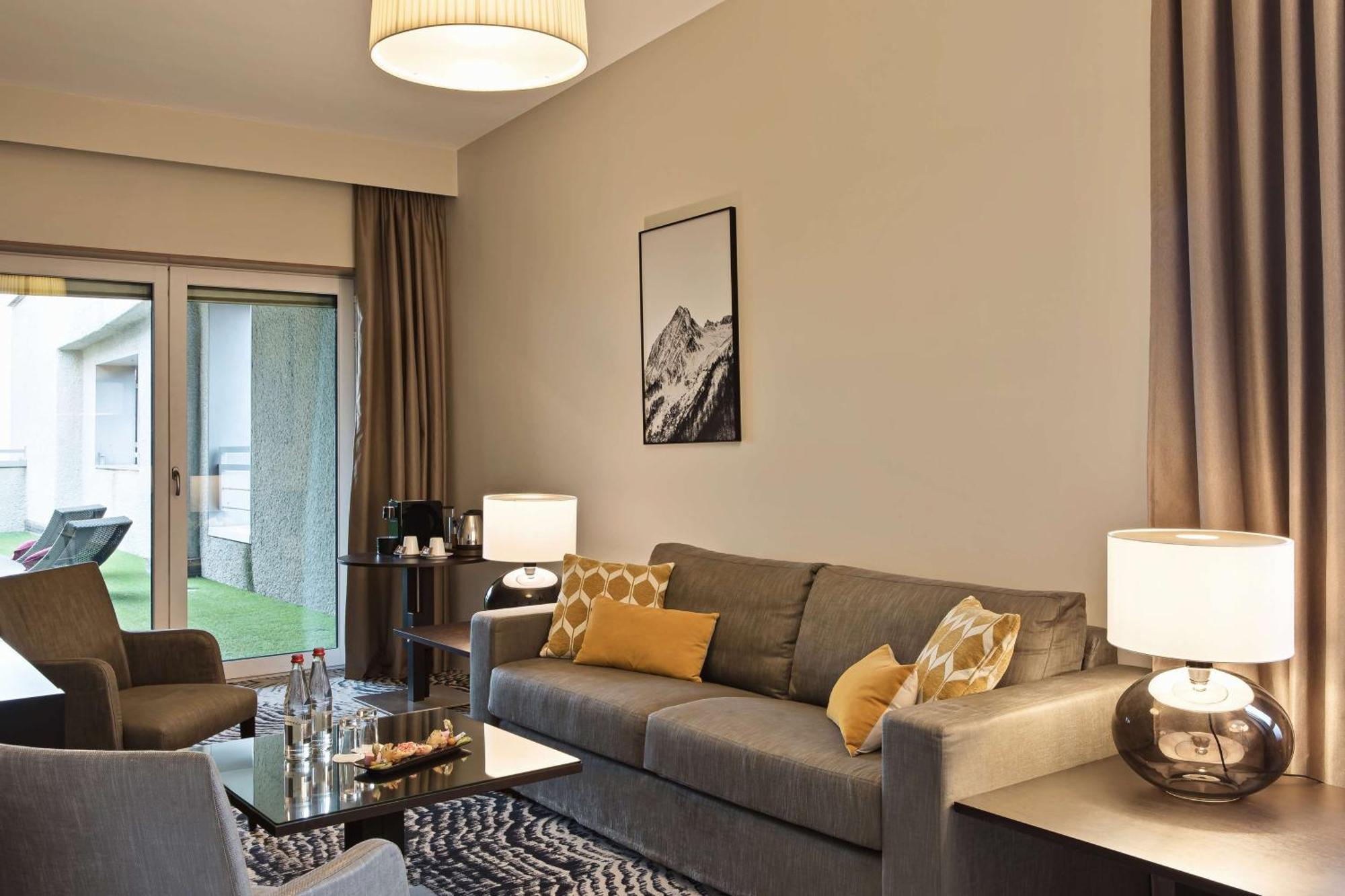 Doubletree By Hilton Lyon Eurexpo & Spa Saint-Priest  Exterior foto