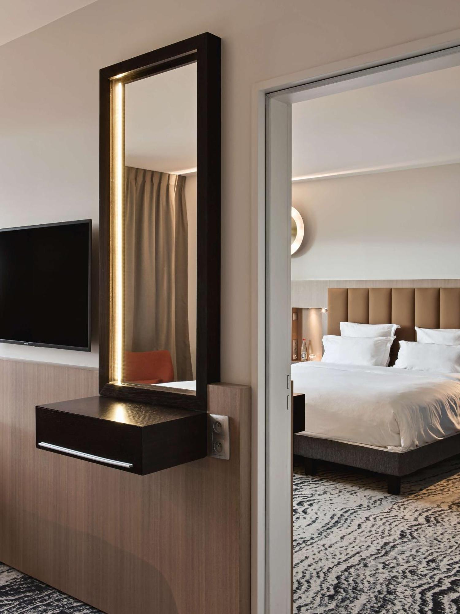 Doubletree By Hilton Lyon Eurexpo & Spa Saint-Priest  Exterior foto