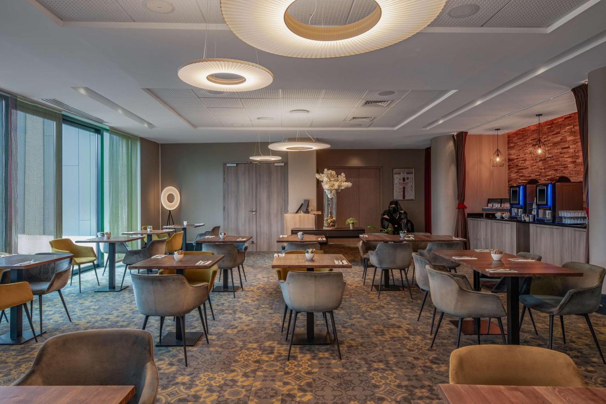 Doubletree By Hilton Lyon Eurexpo & Spa Saint-Priest  Exterior foto