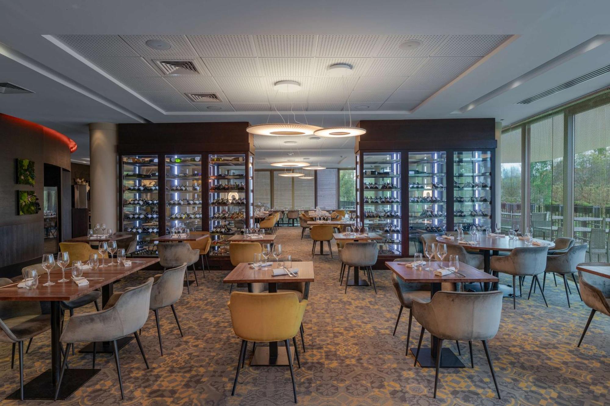 Doubletree By Hilton Lyon Eurexpo & Spa Saint-Priest  Exterior foto