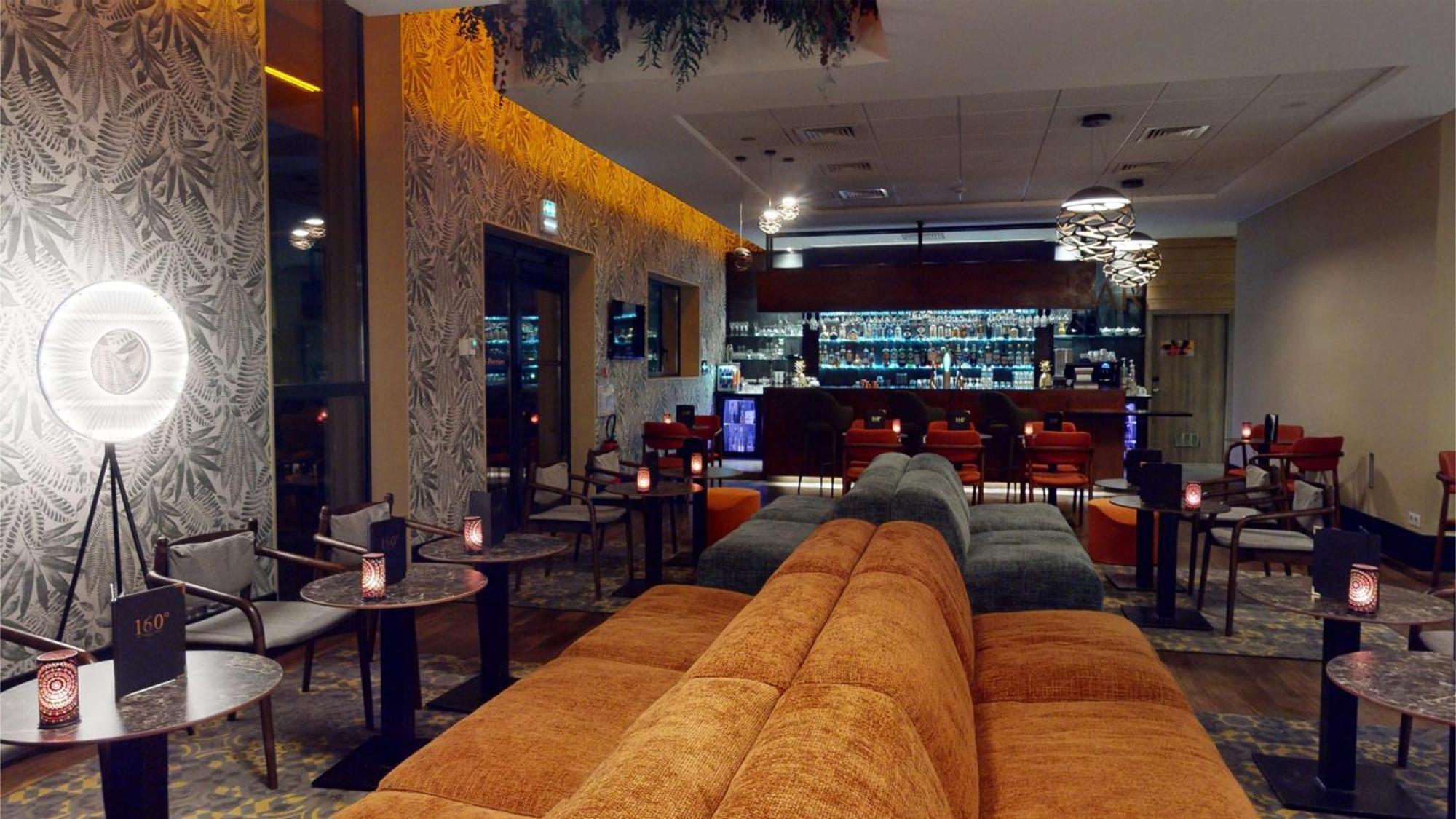 Doubletree By Hilton Lyon Eurexpo & Spa Saint-Priest  Exterior foto