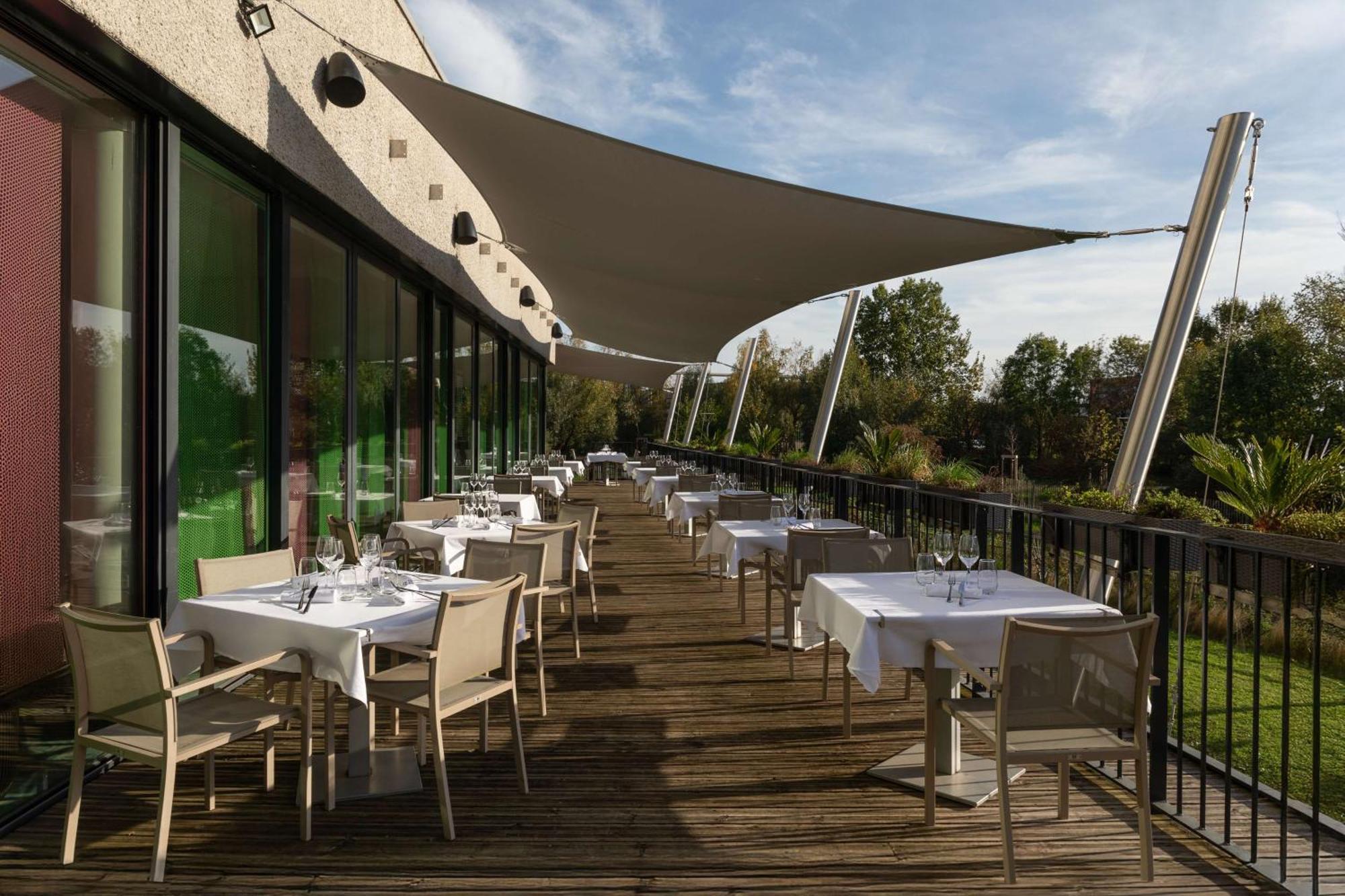 Doubletree By Hilton Lyon Eurexpo & Spa Saint-Priest  Exterior foto