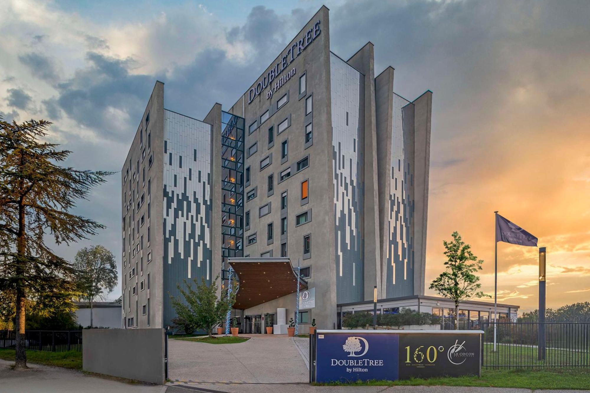 Doubletree By Hilton Lyon Eurexpo & Spa Saint-Priest  Exterior foto